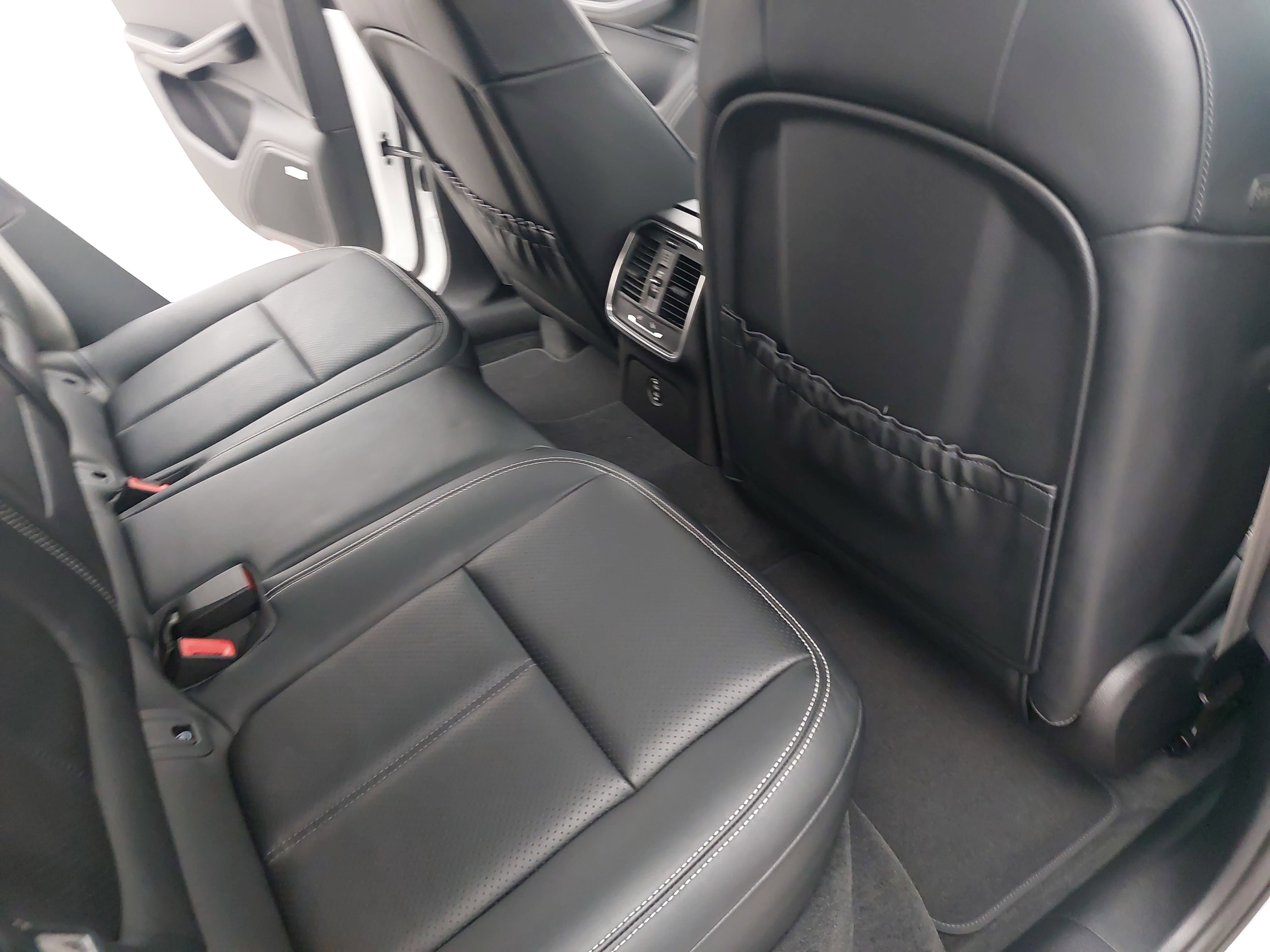Certified 2024 Porsche Macan image 13