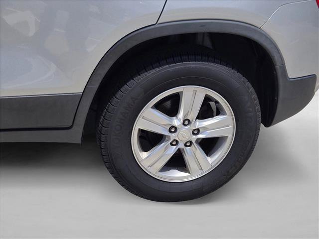 Used 2017 Chevrolet Trax LT w/ LT Convenience Package AWD/4WD image 8