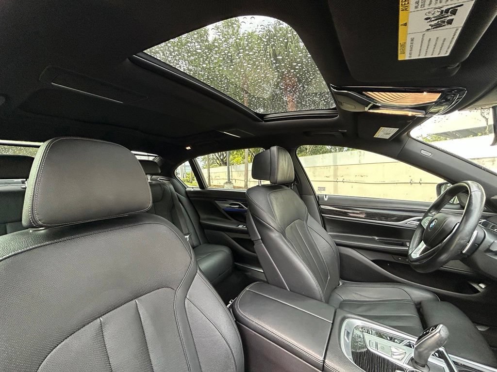 Used 2019 BMW 740i w/ Executive Package RWD image 31