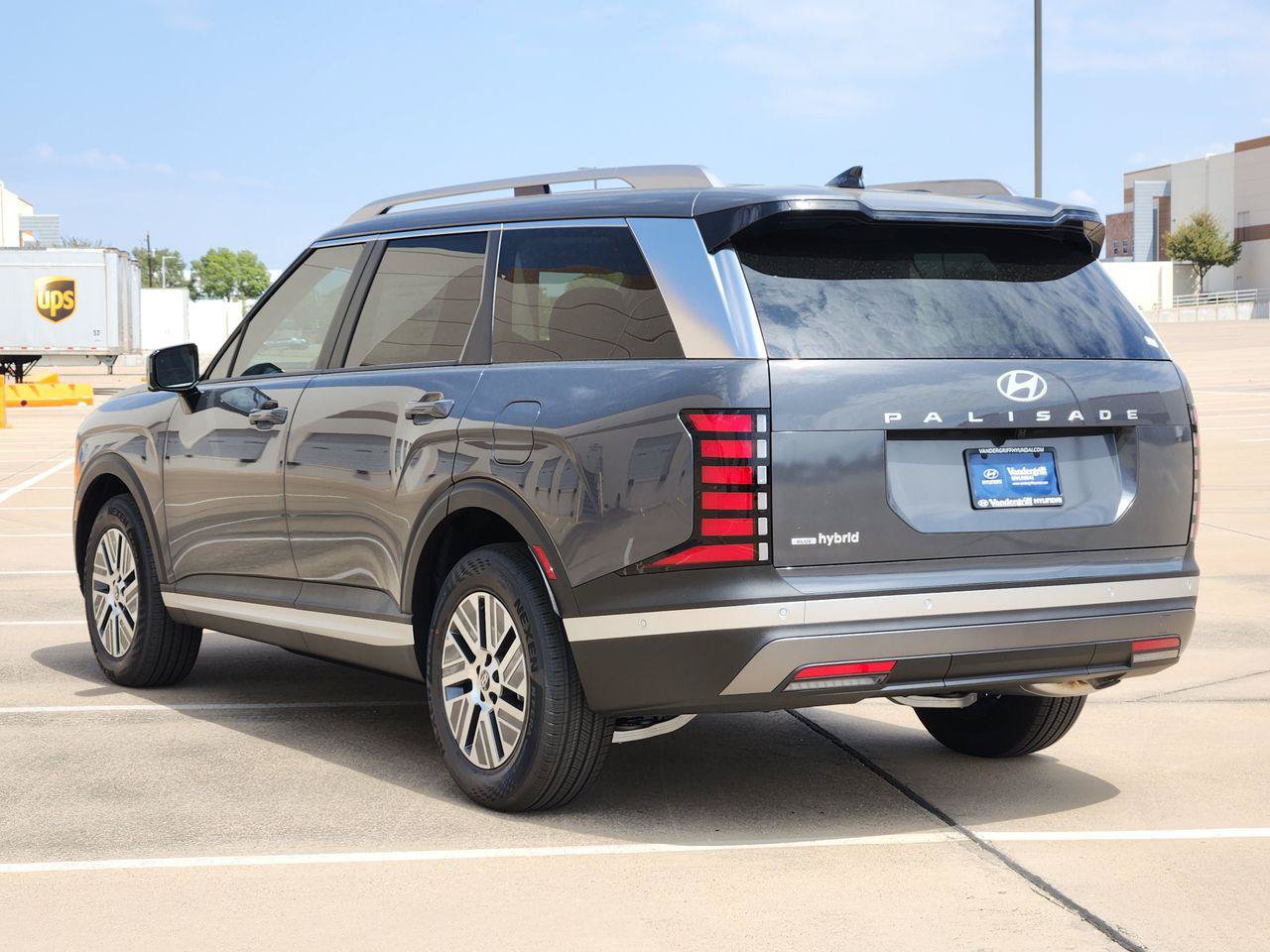 New 2027 Hyundai Palisade SEL Premium FWD image 3