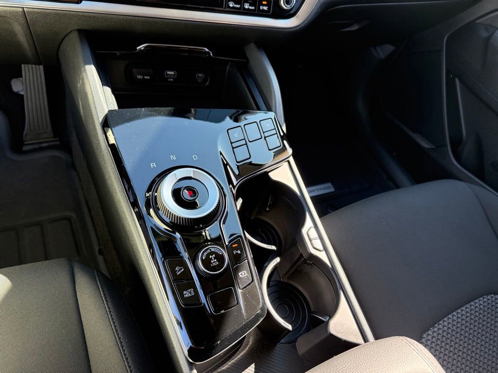 Used 2025 Kia Sportage LX image 24