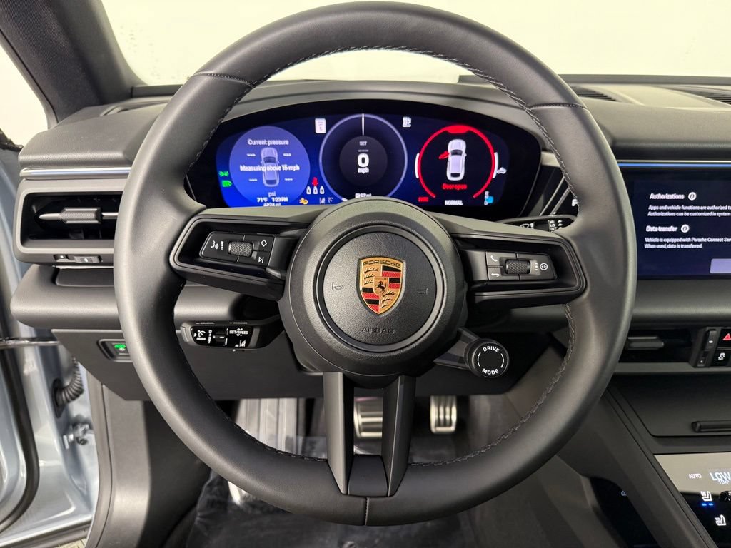 Certified 2025 Porsche Macan 4S Electric AWD/4WD image 24