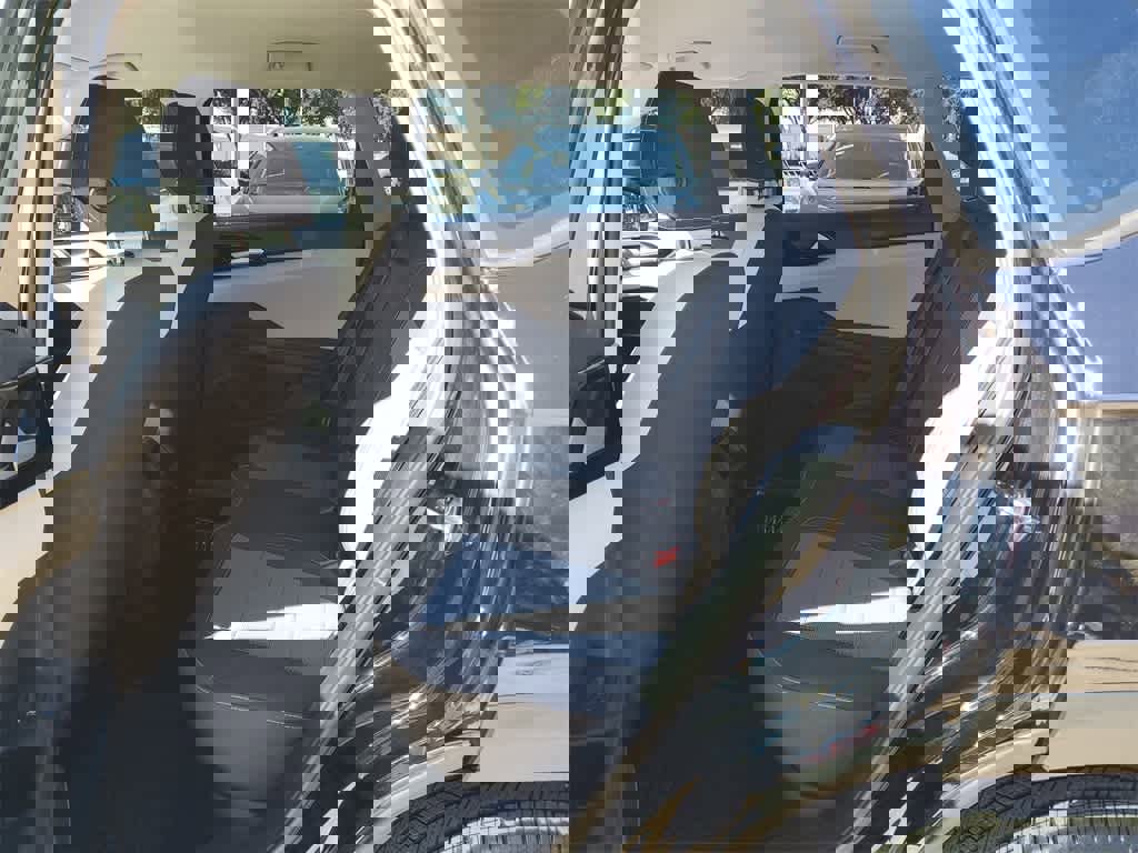 Used 2025 Volkswagen Taos S image 10