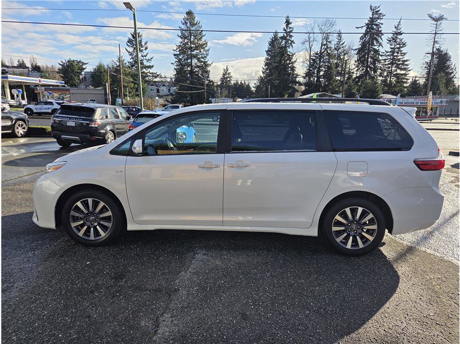 Used 2020 Toyota Sienna Limited Premium w/ Carpet Mat Package image 1