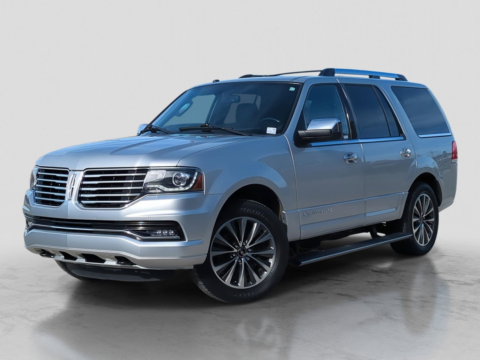 Used 2016 Lincoln Navigator Select image 1