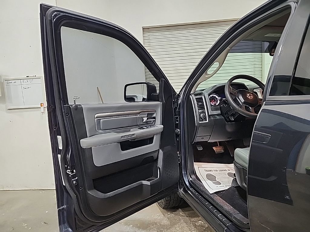 Used 2014 RAM 1500 Classic SLT AWD/4WD image 6