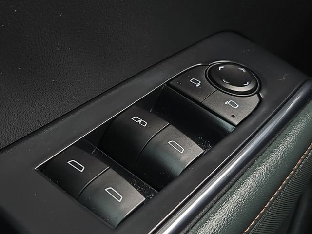 Used 2024 GMC Acadia AT4 w/ Luxury Package image 28