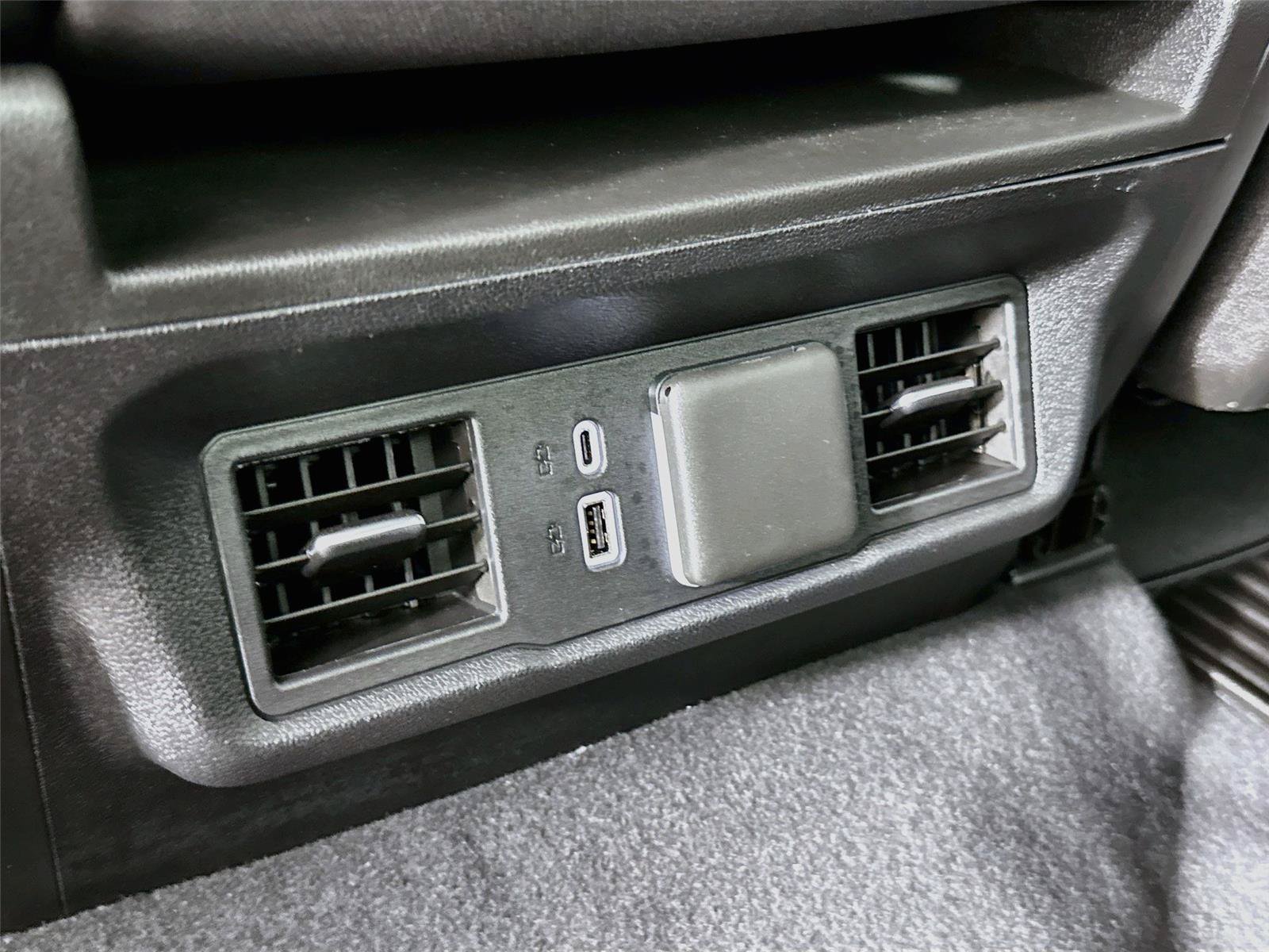 Used 2025 Chevrolet Silverado 1500 LT AWD/4WD image 25