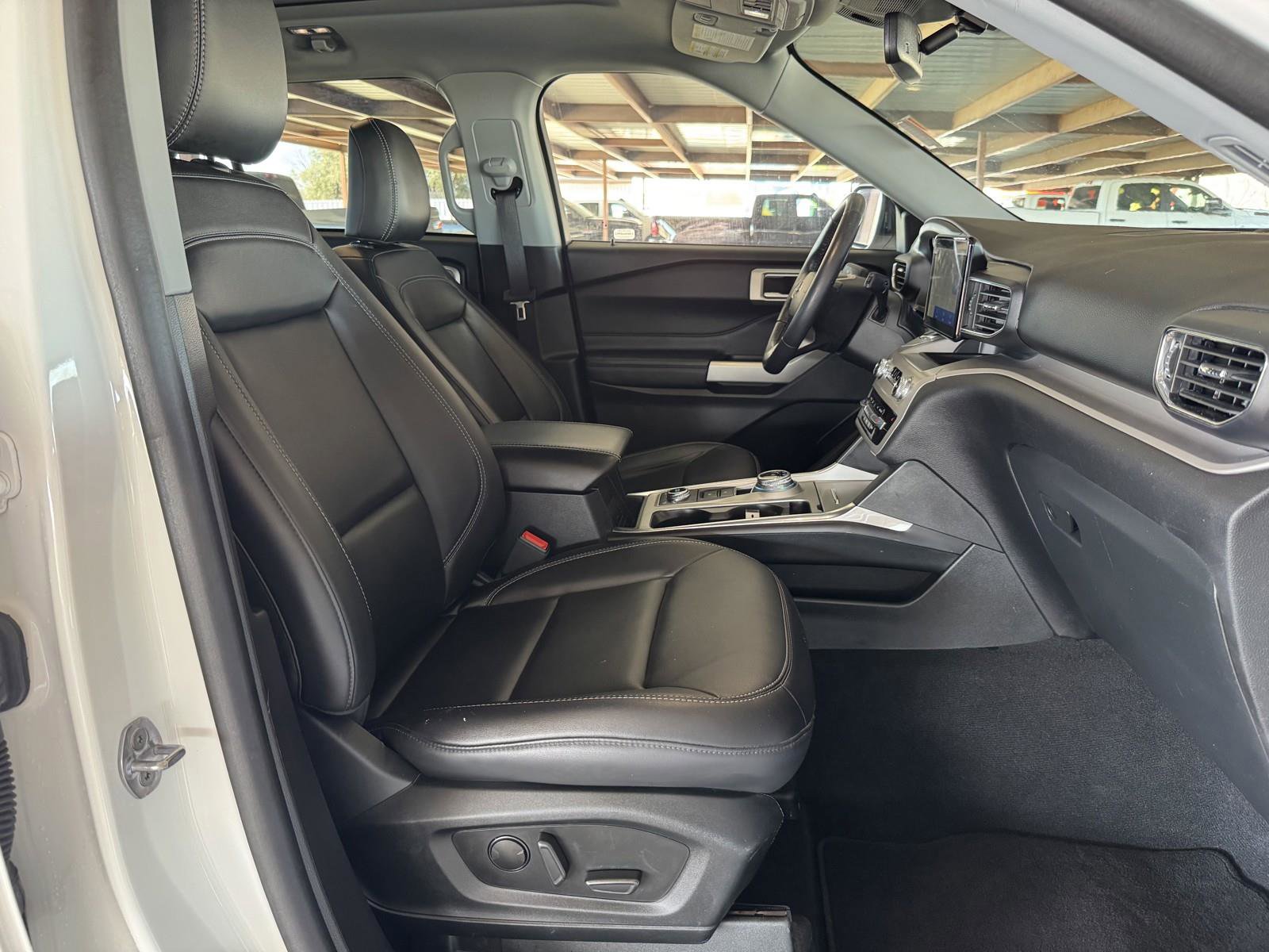 Used 2023 Ford Explorer XLT w/ Equipment Group 202A image 40