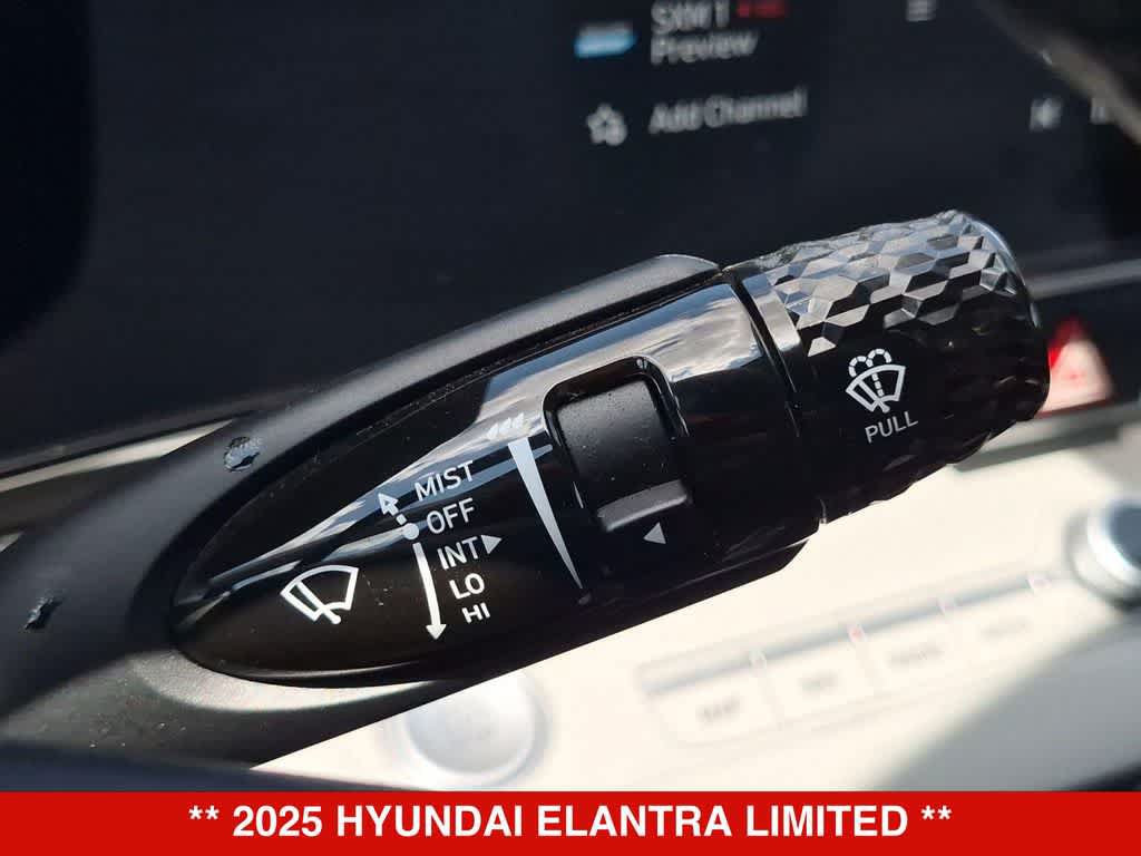 Used 2025 Hyundai Elantra Limited FWD image 22