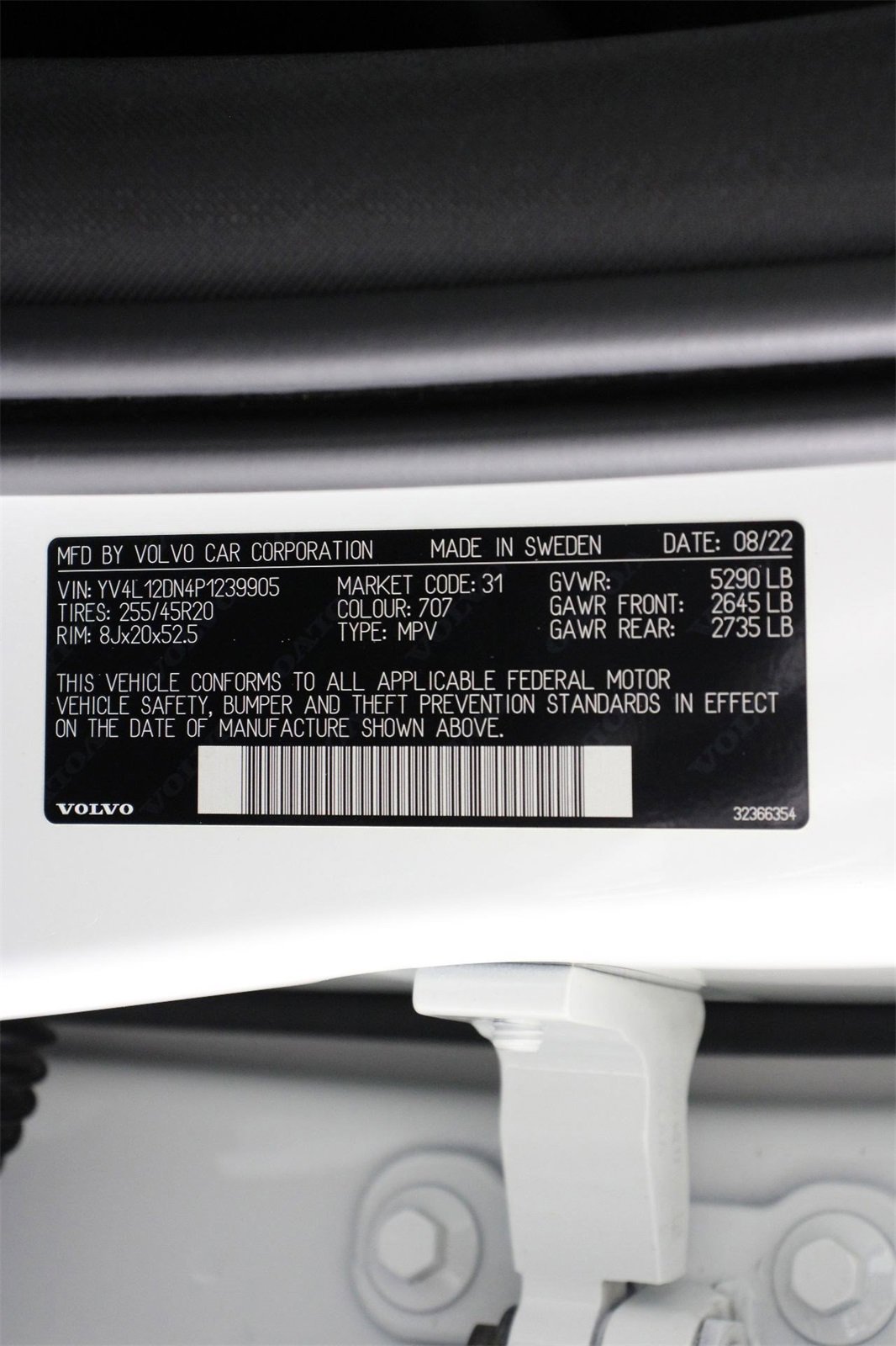 Certified 2023 Volvo XC60 B5 Plus w/ Protection Package Premier image 16