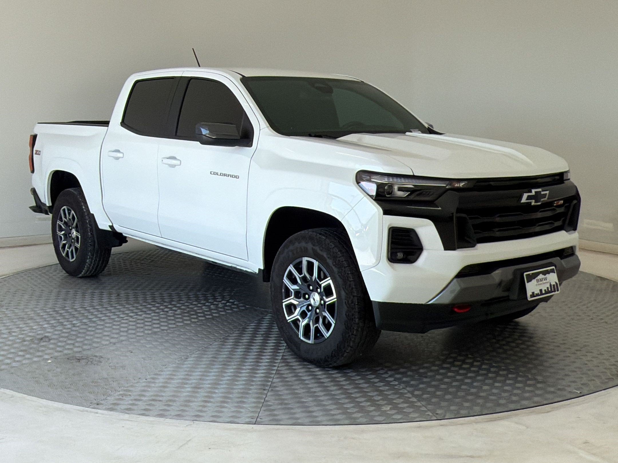 Used 2025 Chevrolet Colorado Z71 AWD/4WD image 7