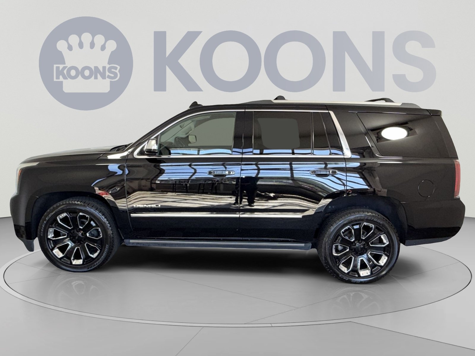 Used 2019 GMC Yukon Denali w/ Denali Ultimate Package AWD/4WD image 2