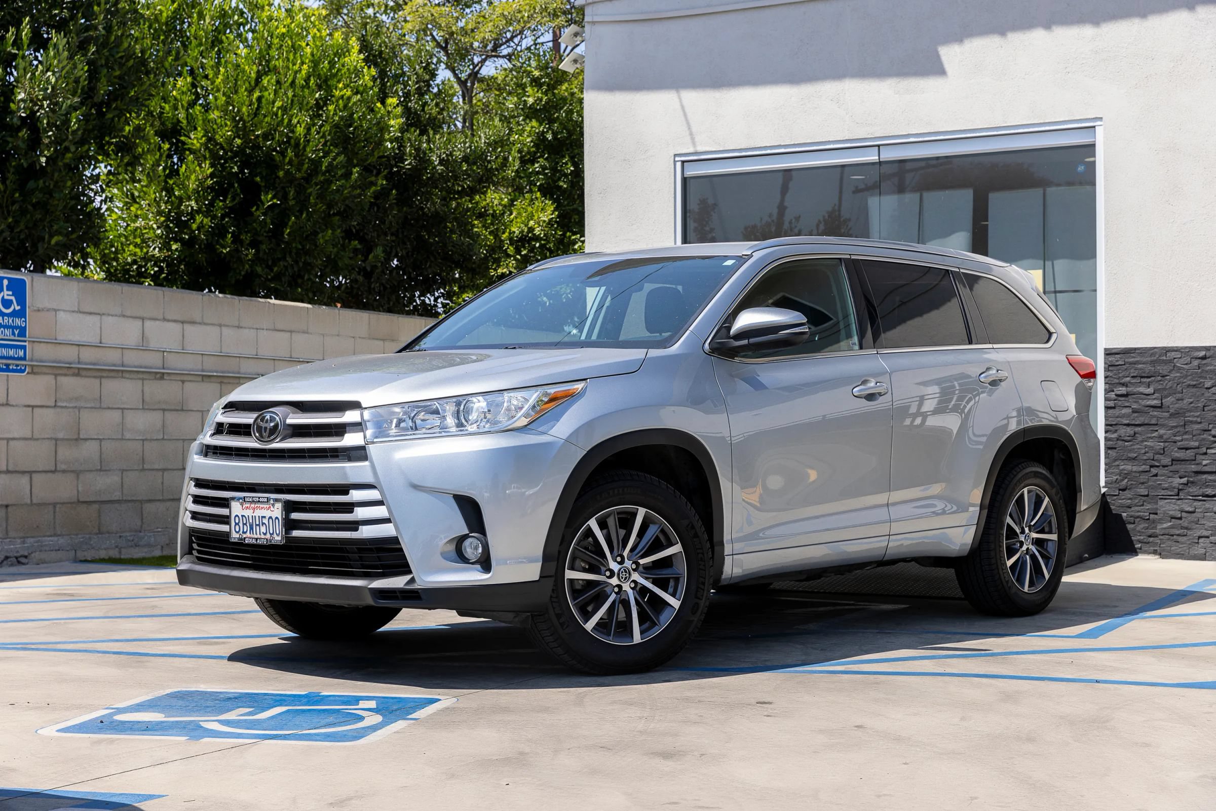 Used 2018 Toyota Highlander XLE FWD image 5