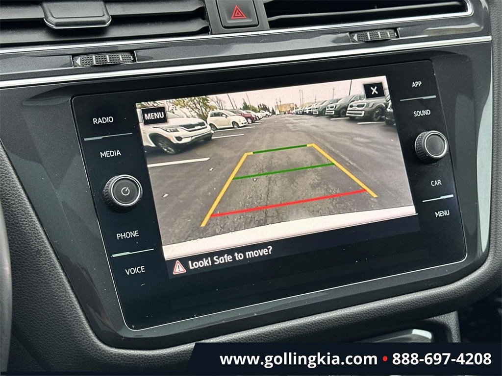 Used 2020 Volkswagen Tiguan SE w/ Panoramic Sunroof Package image 26