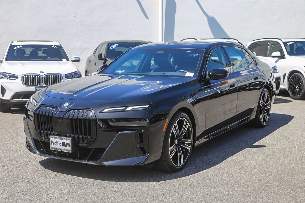 Certified 2023 BMW 740i w/ Parking Assistance Package RWD image 3