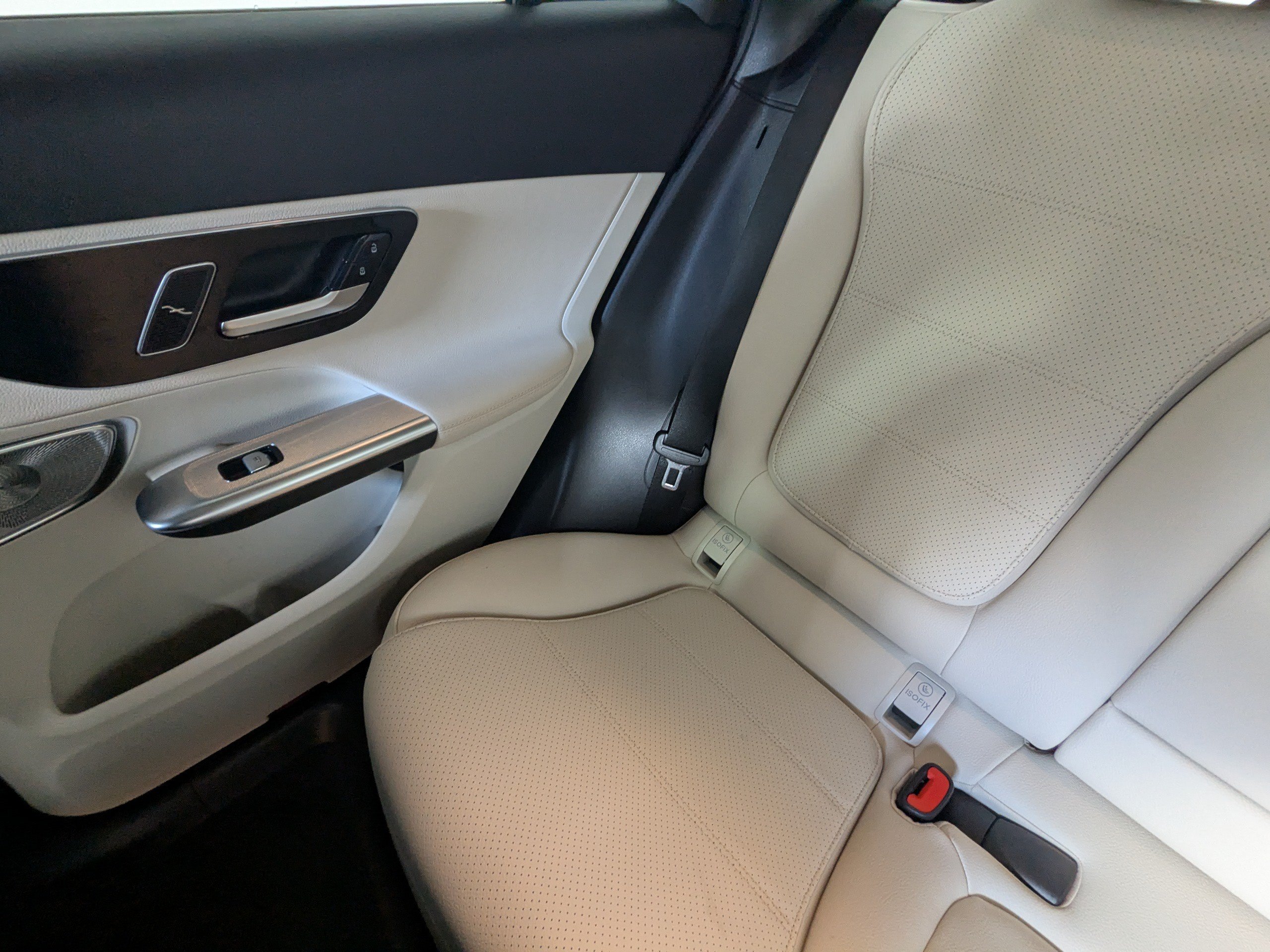 Used 2025 Mercedes-Benz GLC 300 image 15