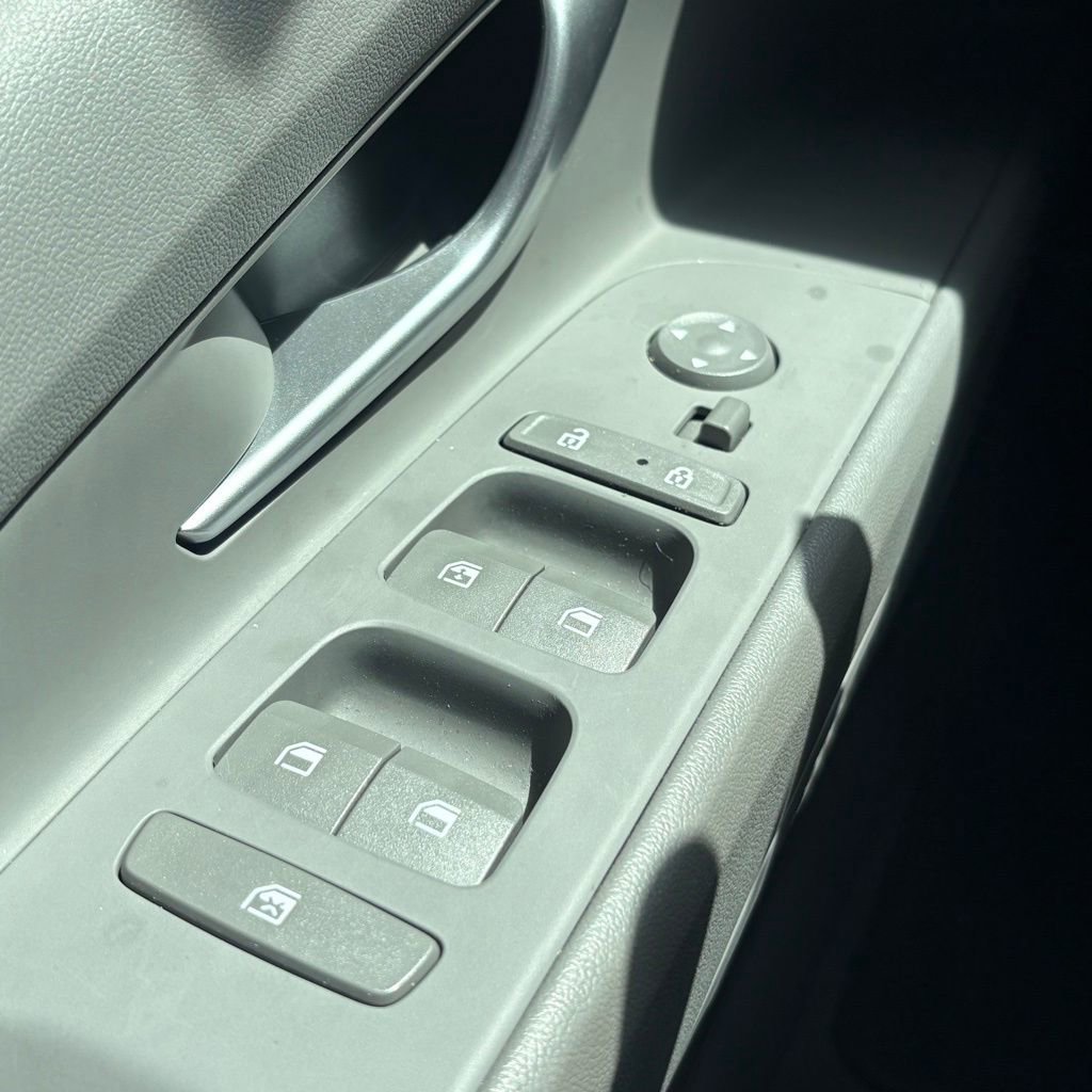 Used 2023 Hyundai Elantra SEL w/ Convenience Package image 25