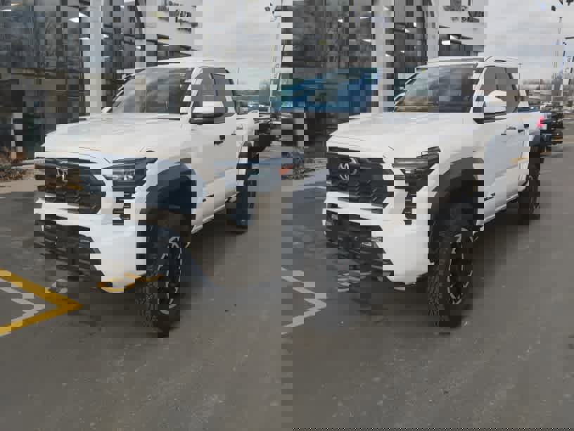 Used 2024 Toyota Tacoma TRD Off-Road image 4