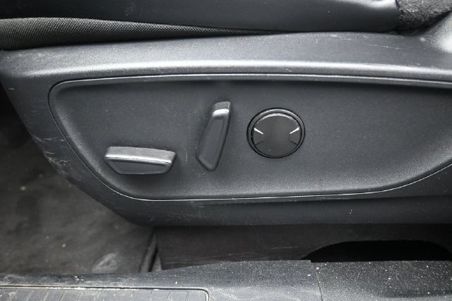 Used 2025 Ford Escape ST-Line Select AWD/4WD image 14
