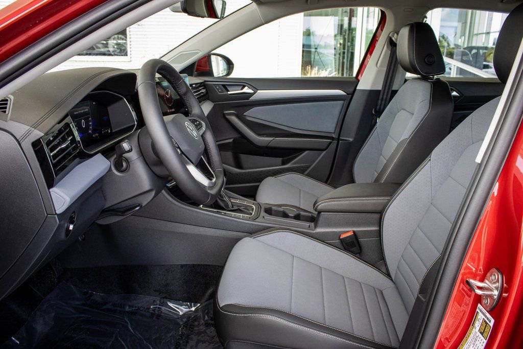 New 2025 Volkswagen Jetta SE image 28