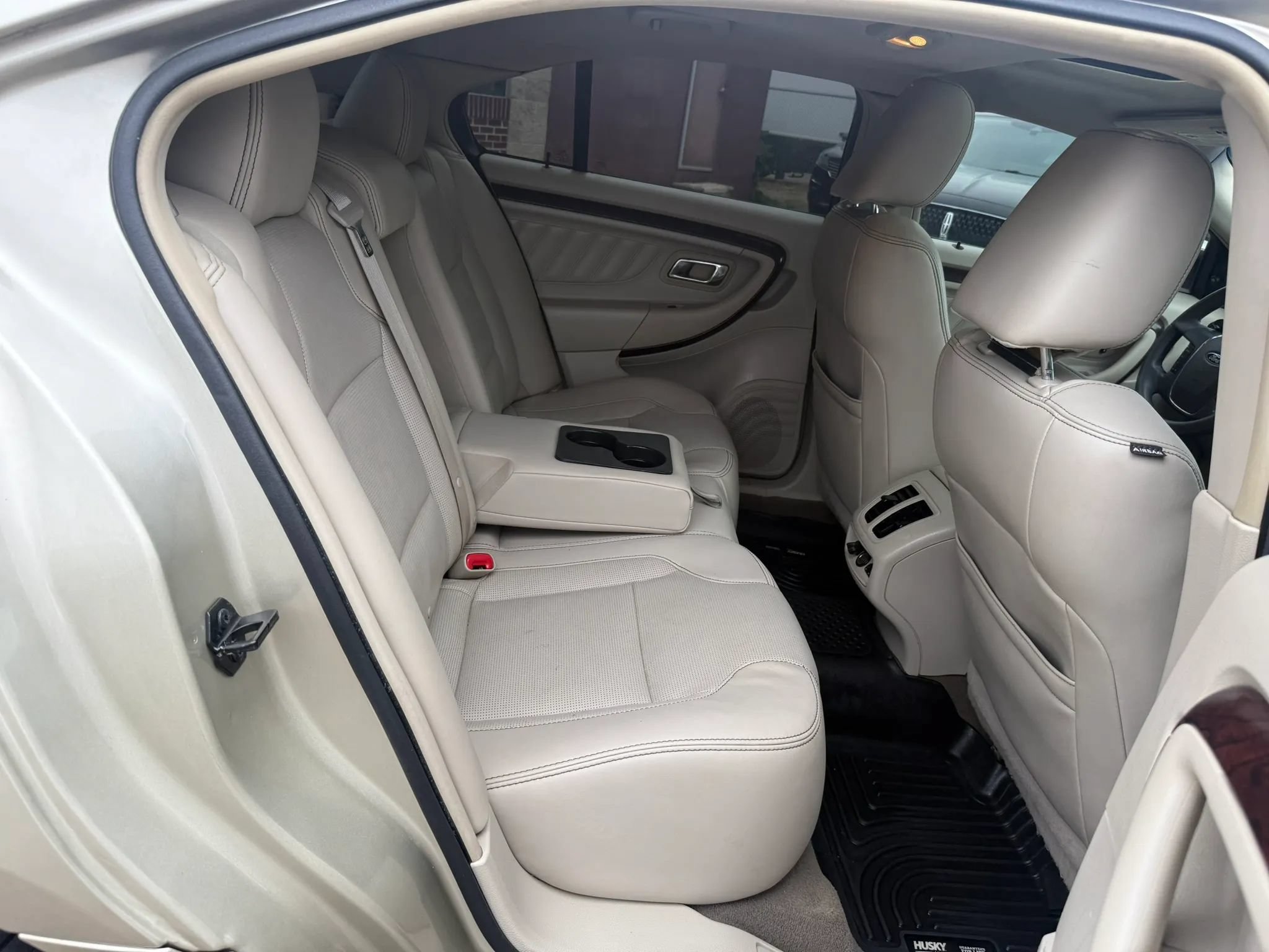 Used 2011 Ford Taurus Limited w/ 301A Rapid Spec Order Code FWD image 27