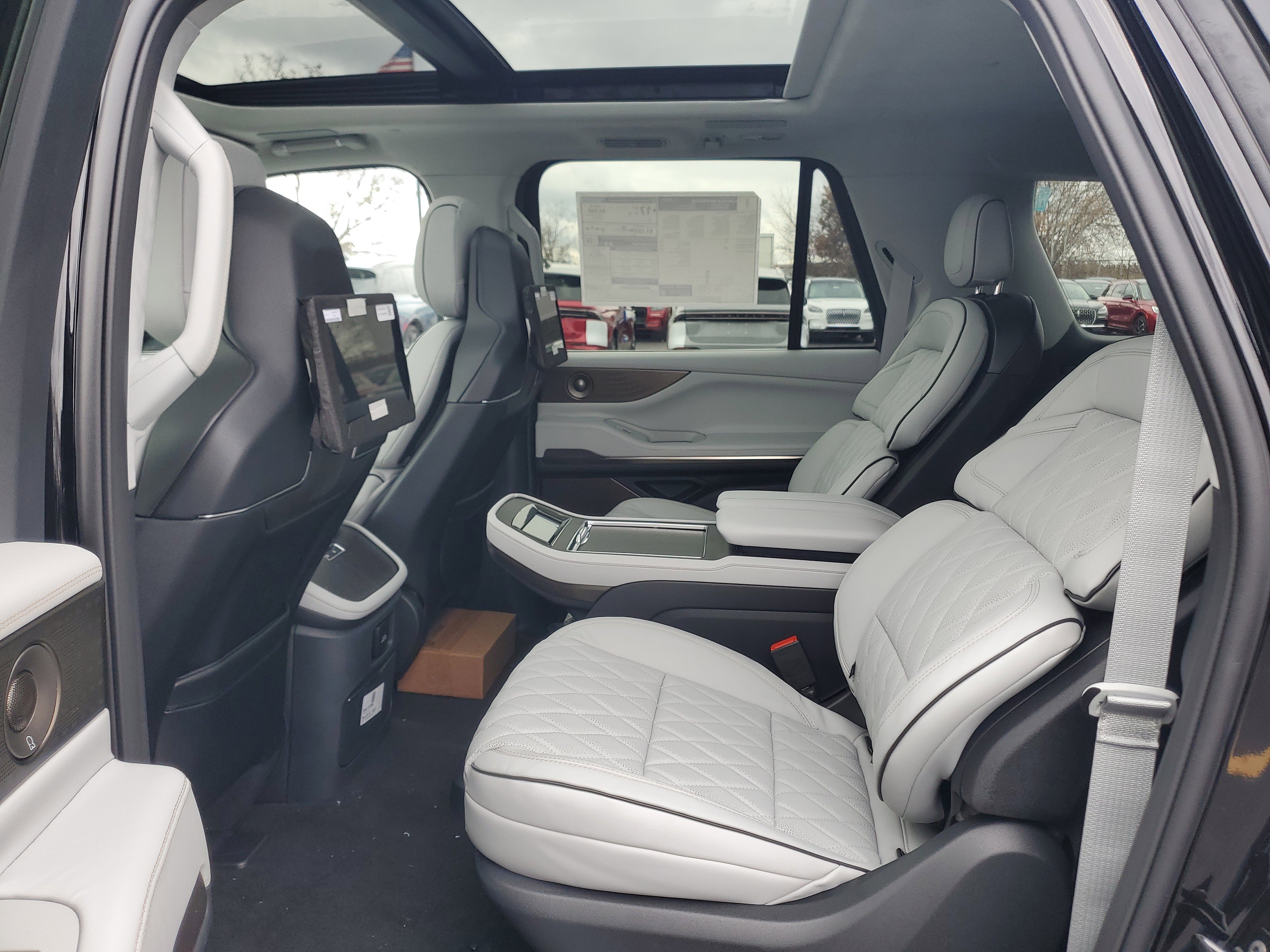 New 2025 Lincoln Navigator L Black Label image 27