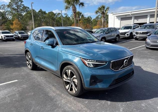 Certified 2023 Volvo XC40 B5 Plus w/ Driver Assist Package image 14