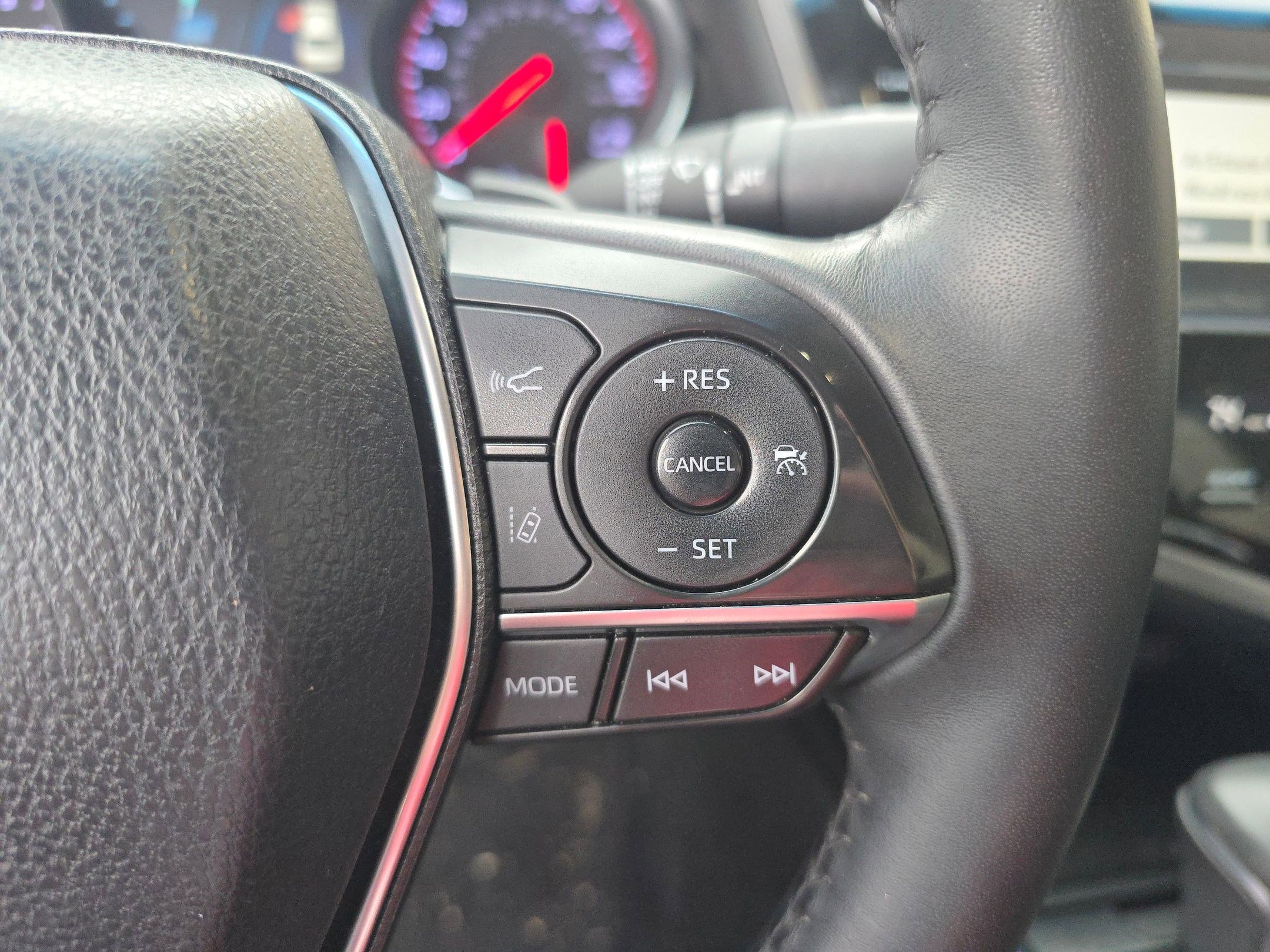 Used 2018 Toyota Camry XSE image 23