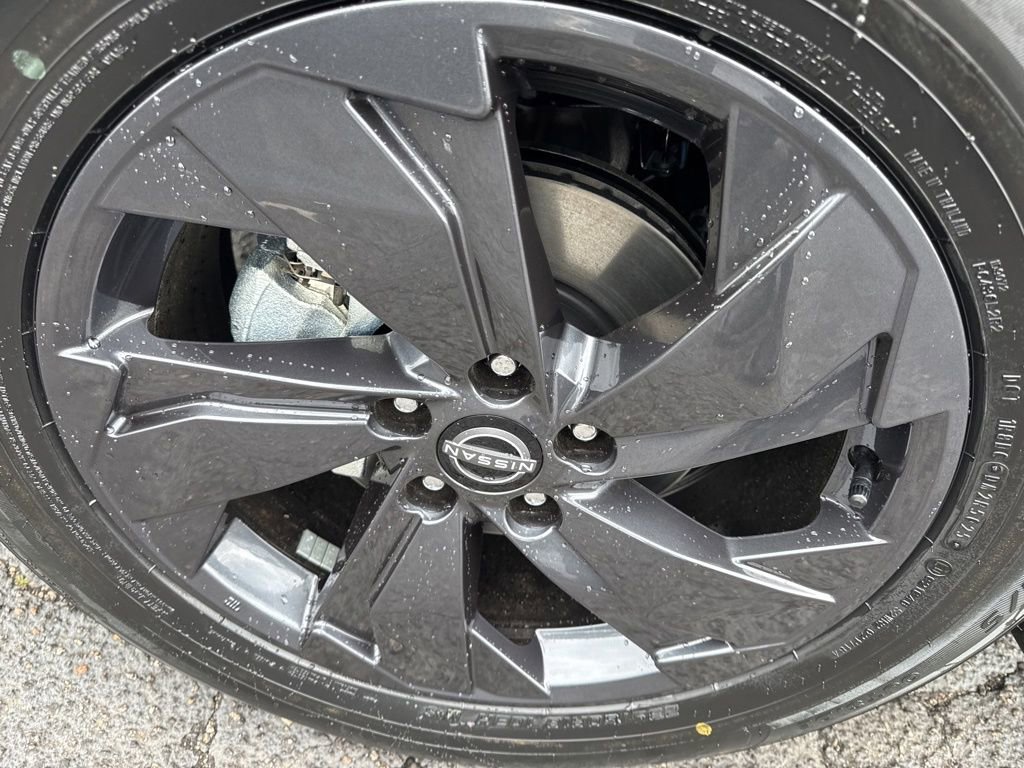 New 2026 Nissan Rogue SV FWD image 9