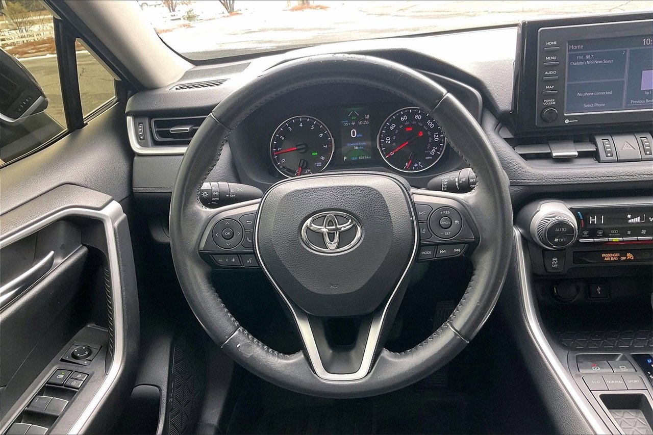 Used 2020 Toyota RAV4 XLE Premium image 10