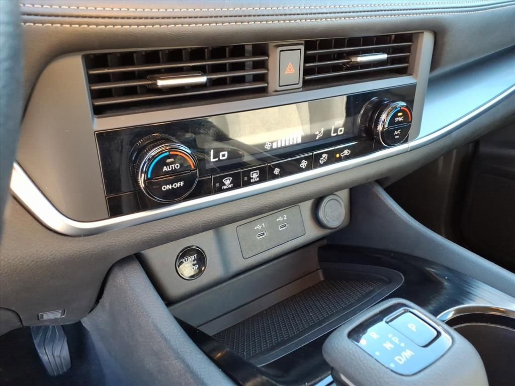 Used 2024 Nissan Rogue SV image 23