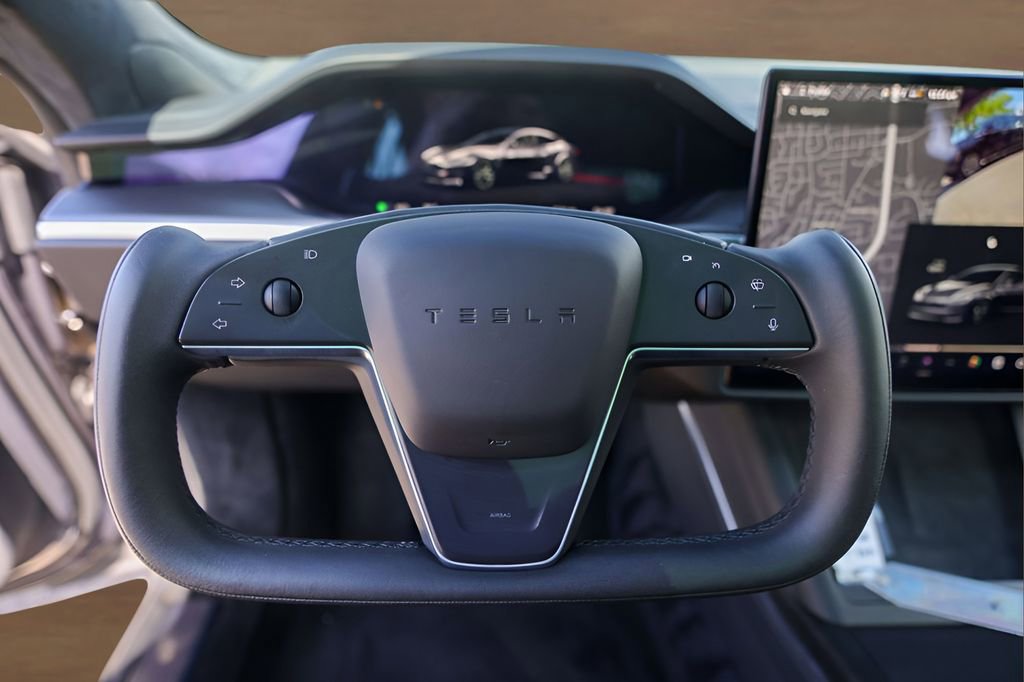 Used 2022 Tesla Model S Plaid image 12