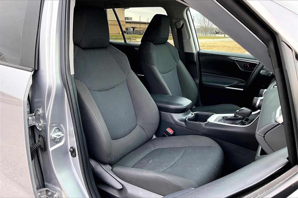 Used 2024 Toyota RAV4 LE image 7