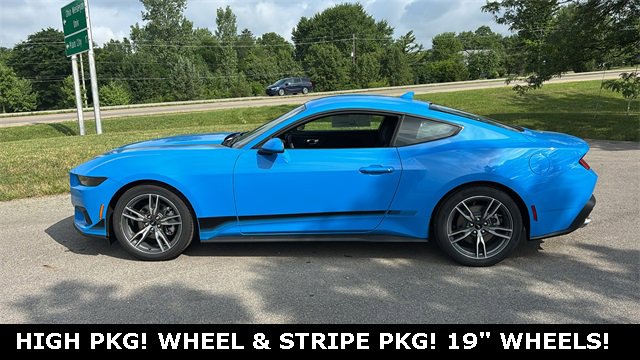New 2025 Ford Mustang Coupe image 3