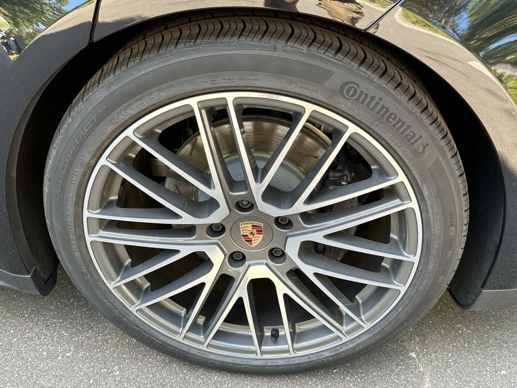 New 2025 Porsche Panamera 4 E-Hybrid AWD/4WD image 8