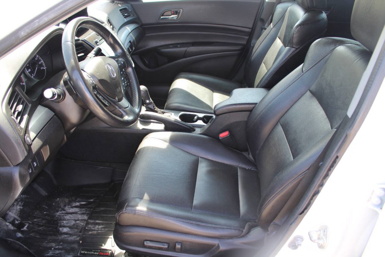 Used 2017 Acura ILX FWD image 12