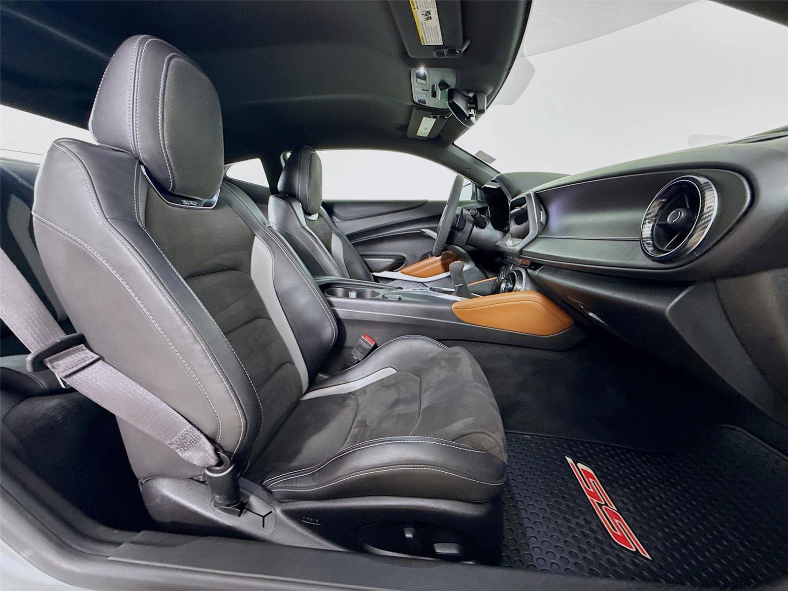 Used 2017 Chevrolet Camaro SS RWD image 26