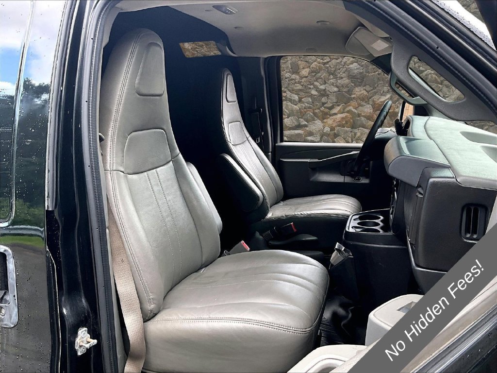 Used 2020 GMC Savana 2500 RWD image 7