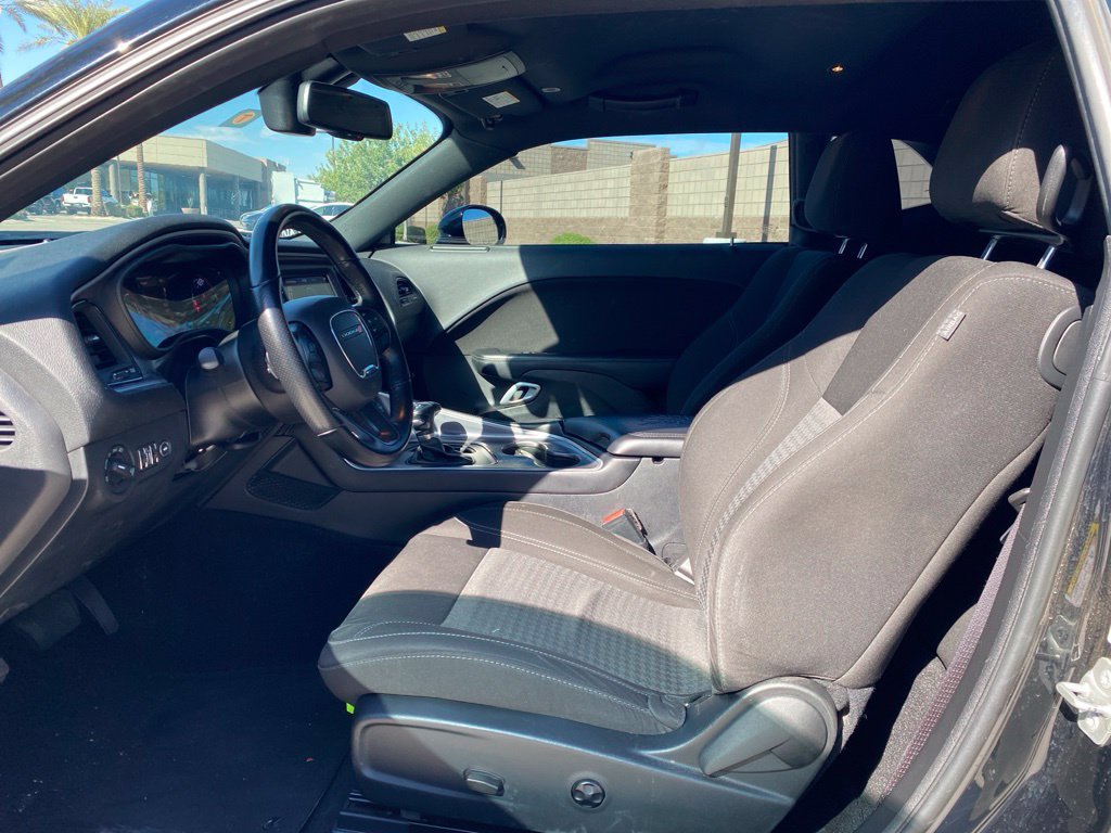 Used 2021 Dodge Challenger SXT w/ Driver Convenience Group RWD image 15