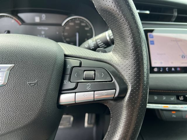 Used 2020 Cadillac XT4 Sport w/ Driver Awareness Package AWD/4WD image 17