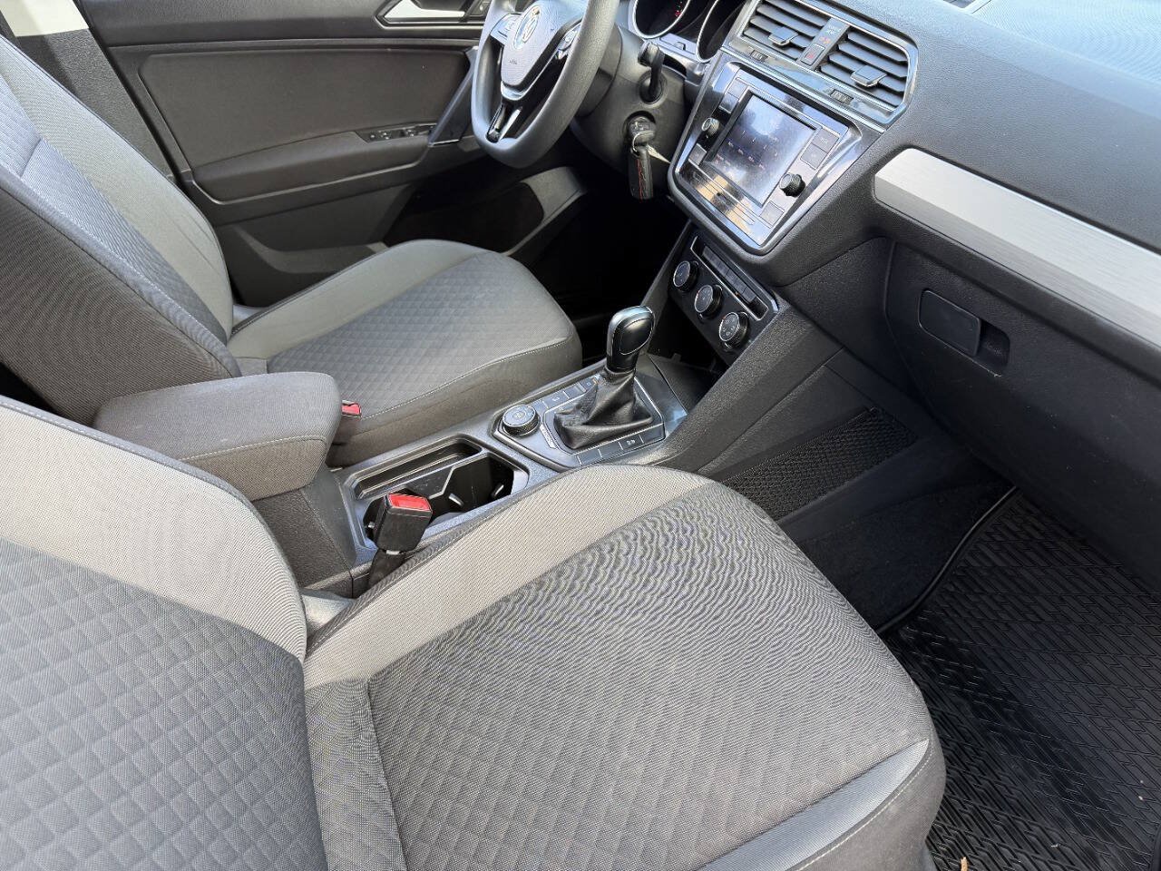 Used 2018 Volkswagen Tiguan S w/ 3rd Row Seat Package AWD/4WD image 30