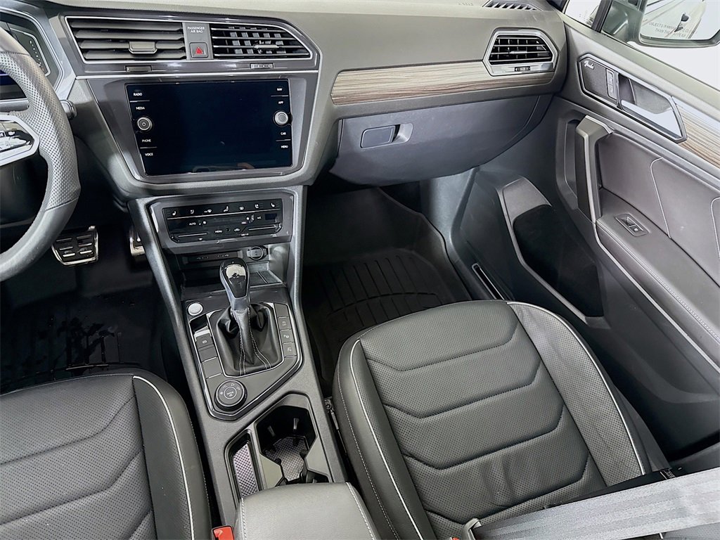 Used 2024 Volkswagen Tiguan SEL R-Line image 28