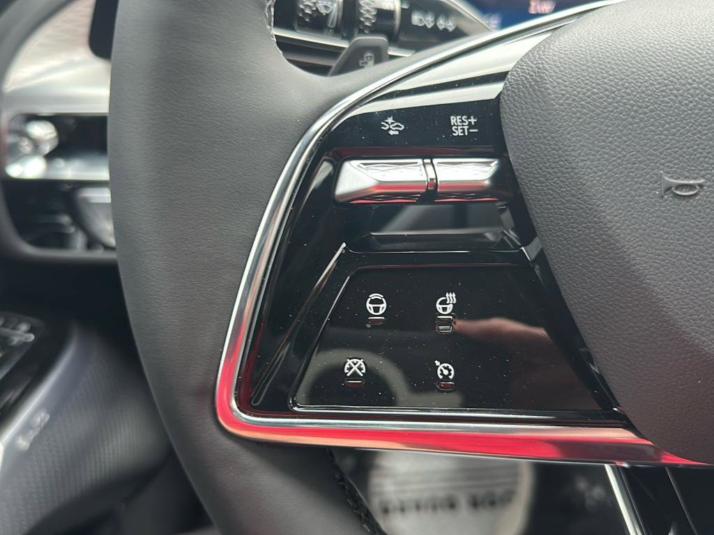 New 2025 Cadillac Lyriq Luxury image 16