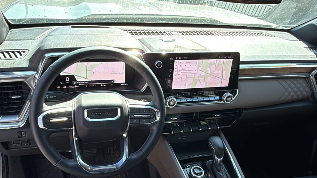 Used 2024 GMC Canyon Denali image 25