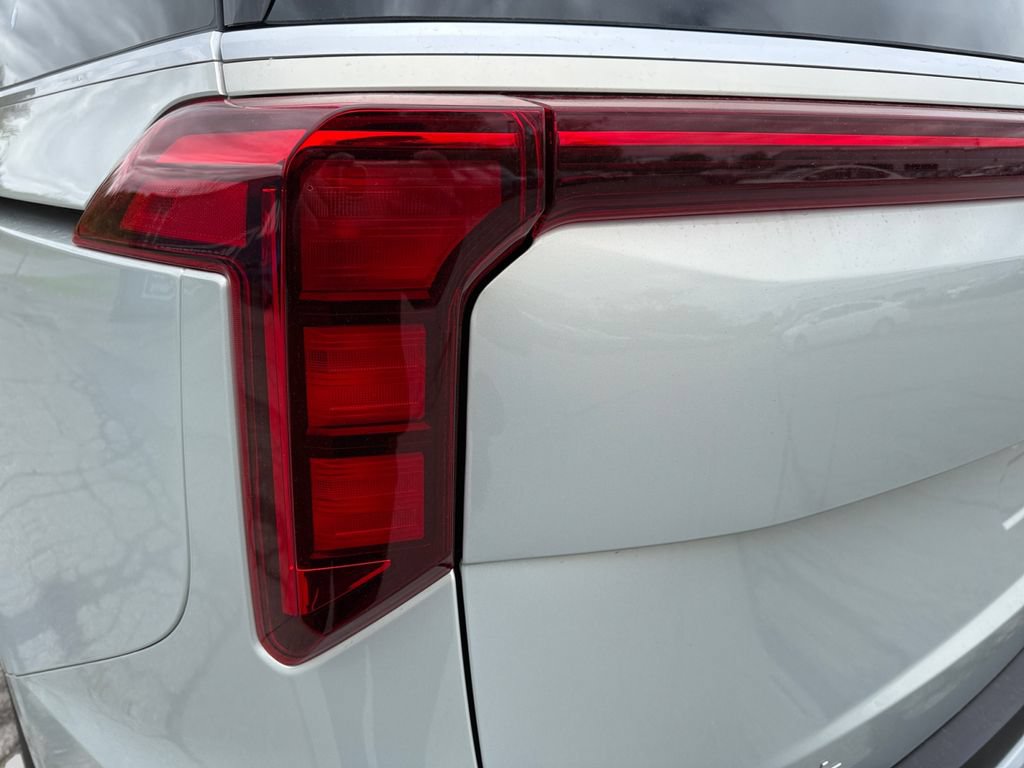 New 2026 Kia Carnival EX FWD image 21