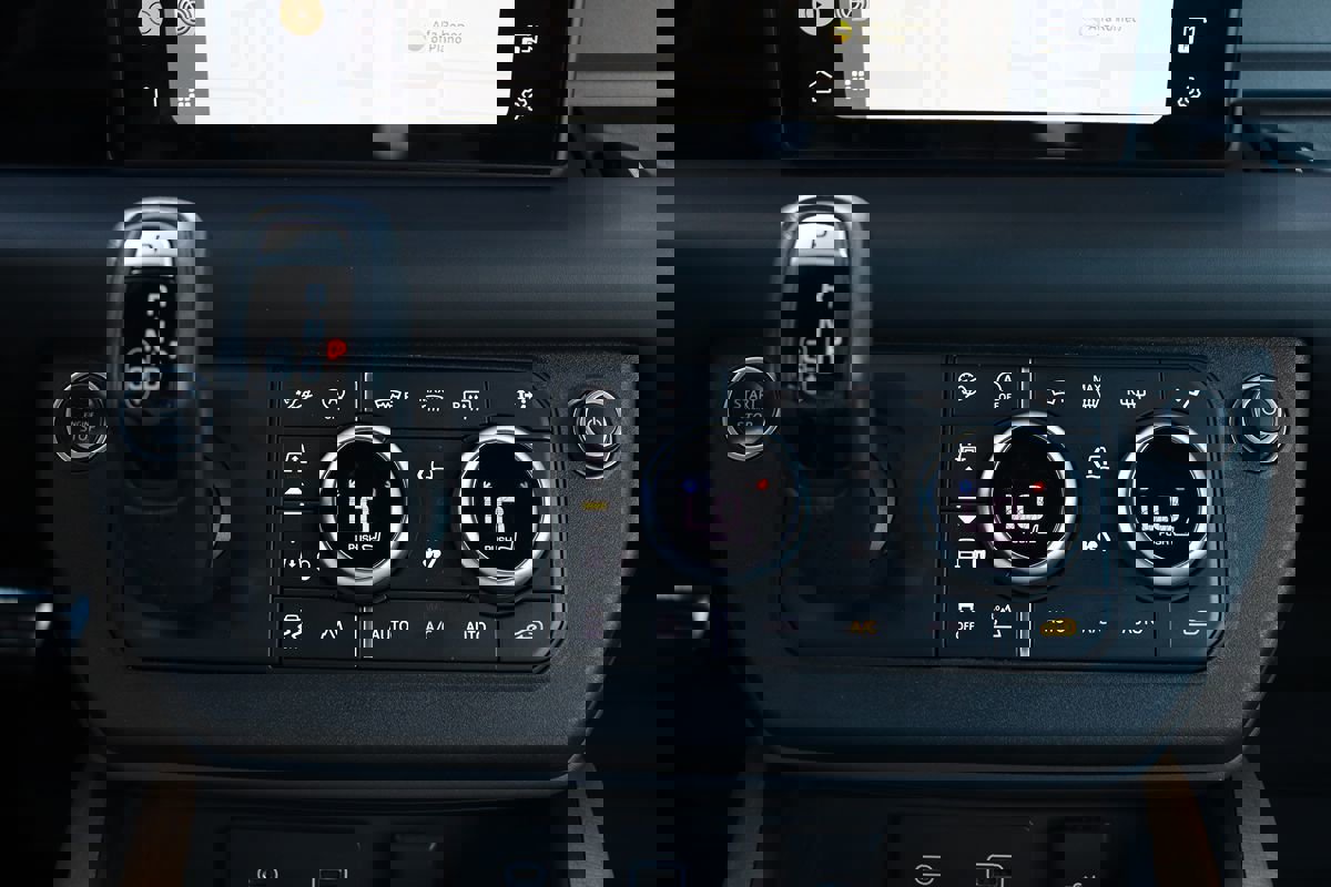 Used 2020 Land Rover Defender 110 X image 25