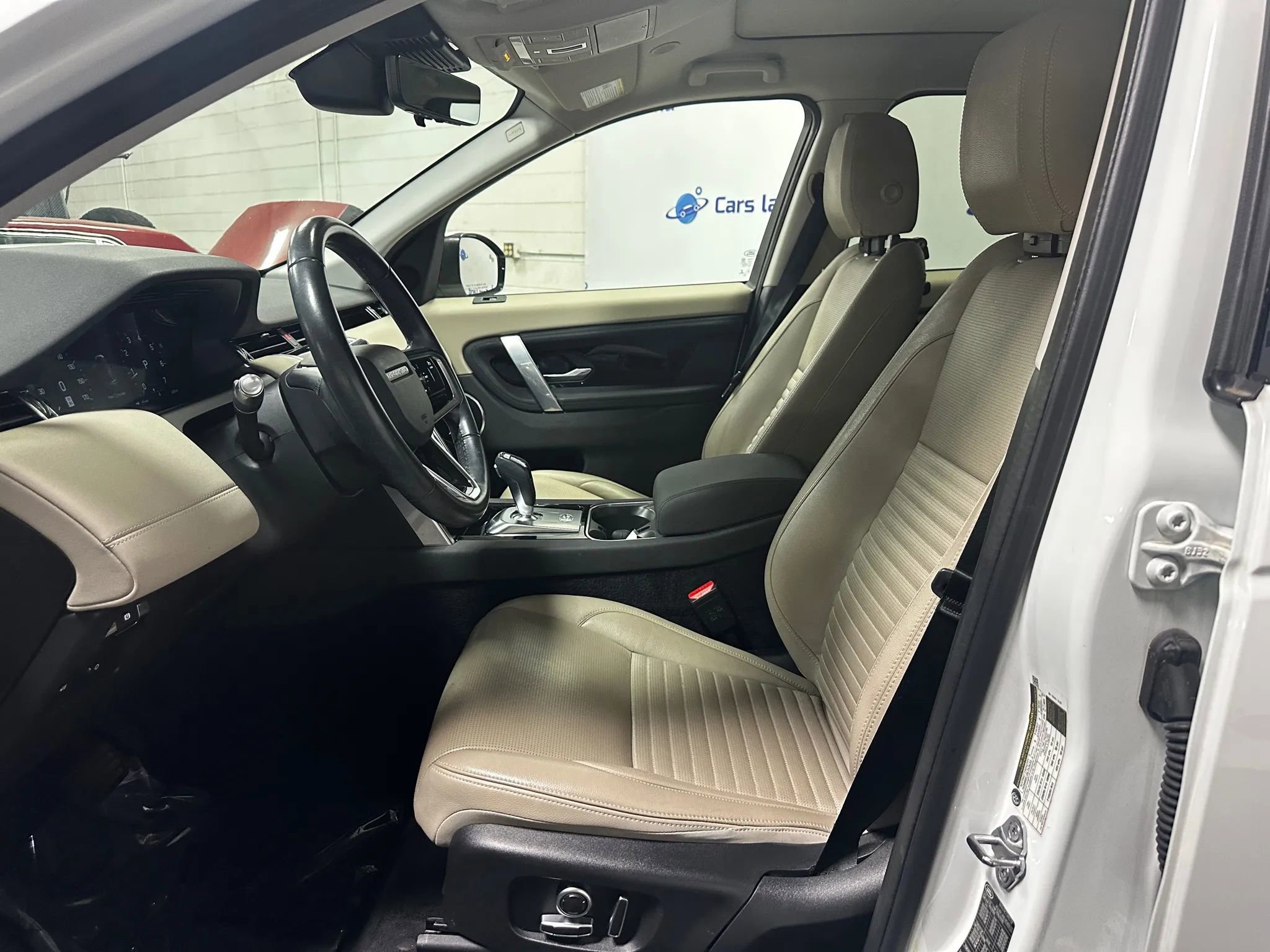 Used 2021 Land Rover Discovery Sport SE image 10