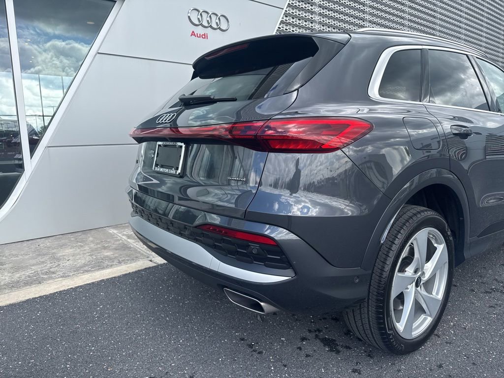 Used 2025 Audi Q5 Premium Plus w/ Premium Plus AWD/4WD image 4