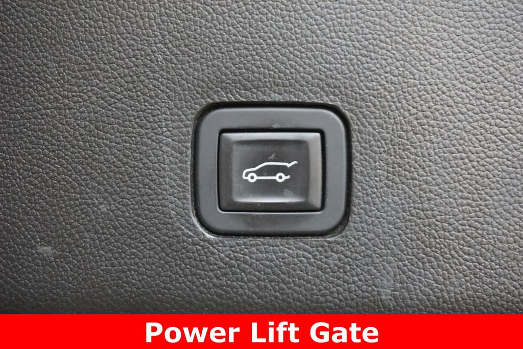 Used 2018 Chevrolet Traverse LT FWD image 17